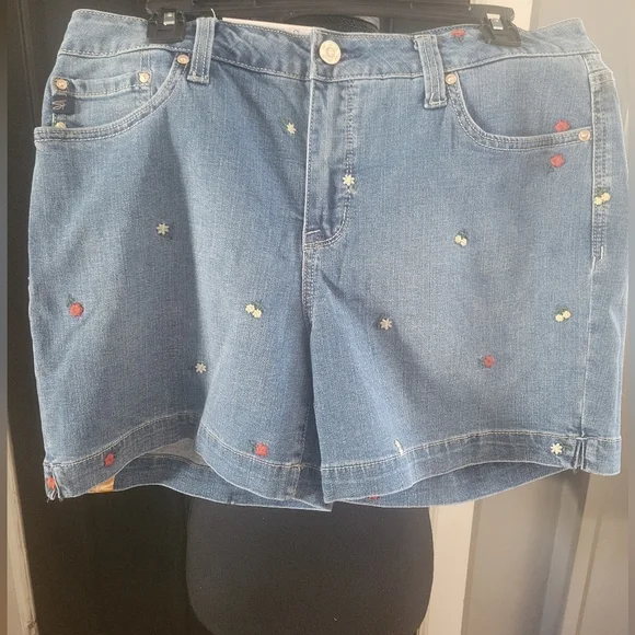 Seven7 Blue Jean Shorts with Floral Embroidery - Picture 3 of 7
